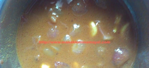 garlic kara kolambu - பூண்டு காரக்குழம்பு